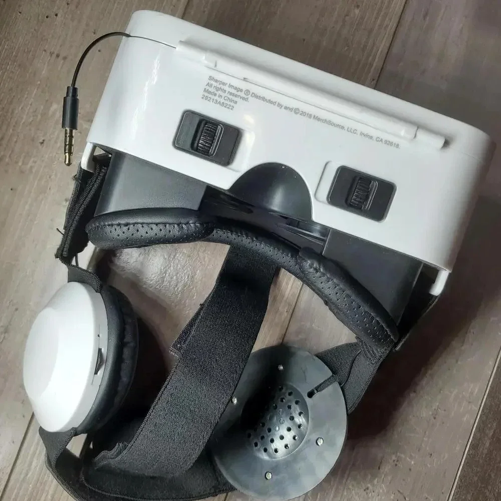 Sharper Image Virtual Reality Smartphone Wireless Bluetooth Viewer w/ Headphones